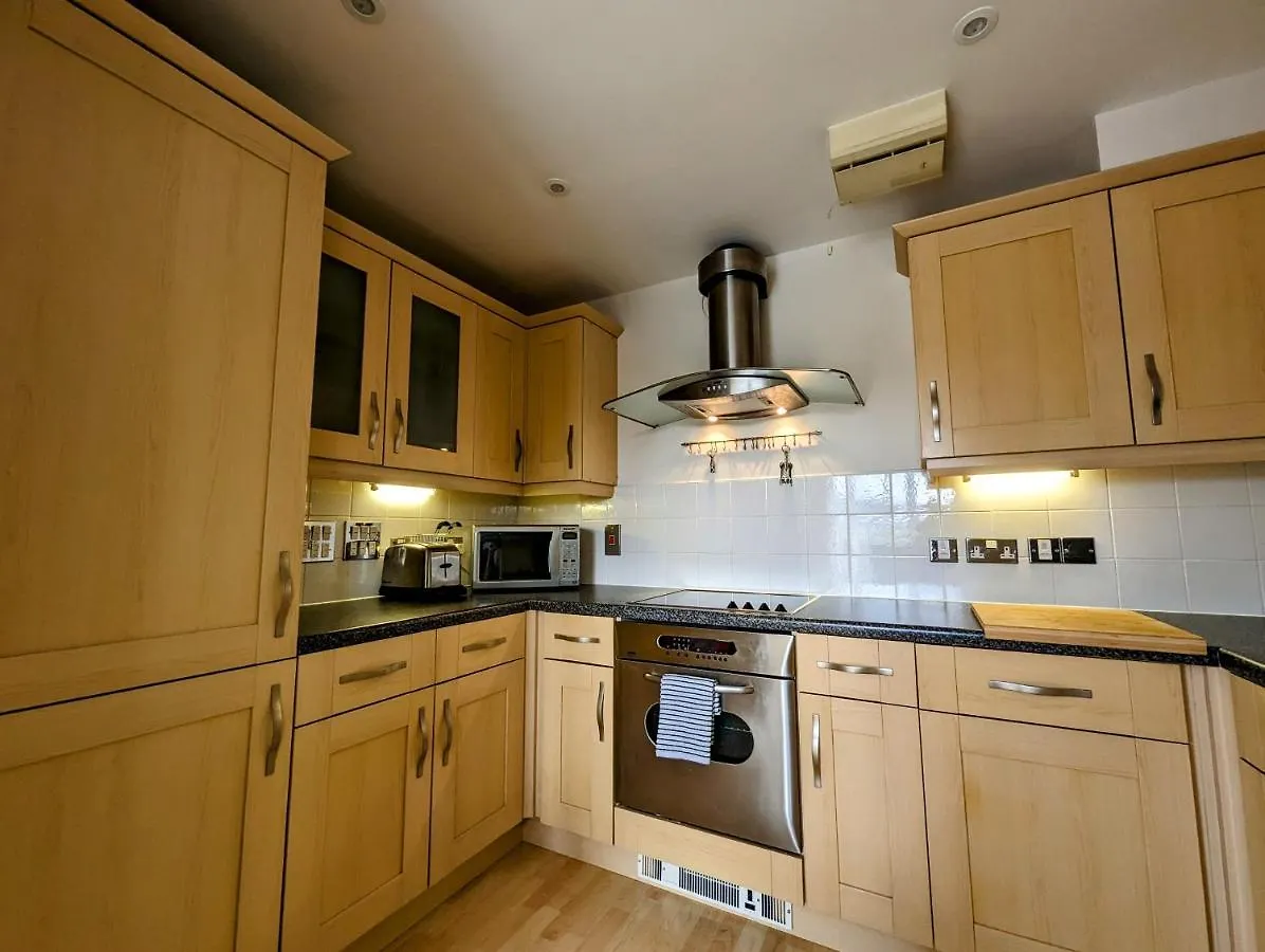 Quayside Apartment With Riverside Views & Parking Newcastle upon Tyne 0*,  United Kingdom